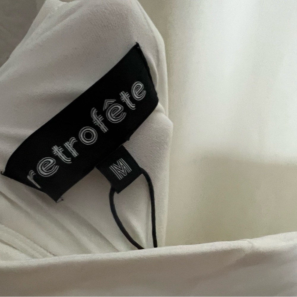 Retrofete Elegant White Backless Maxi Dress - Picture 8 of 11